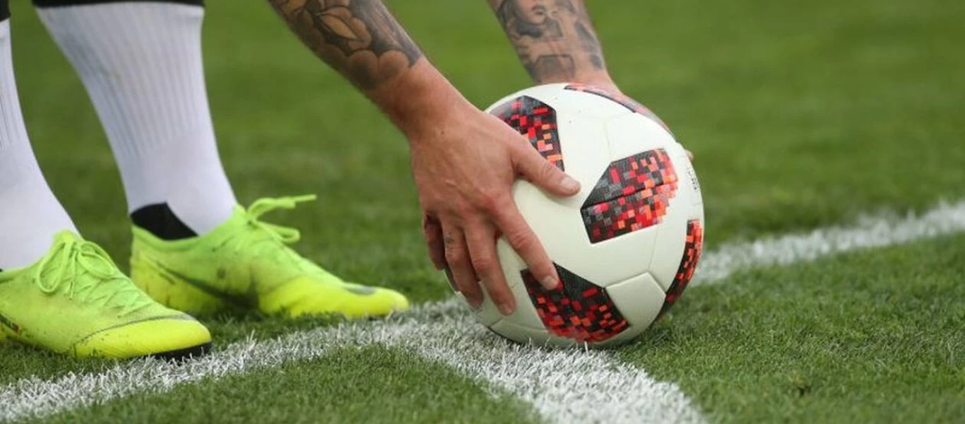 Βραζιλία: Τρομακτικός τραυματισμός για ποδοσφαιριστή - Έκανε τάκλιν και τσάκισε το χέρι του (βίντεο)